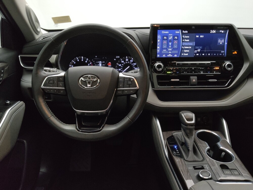 2020 Toyota Highlander in Independence, MO 64055 - 18130403 22