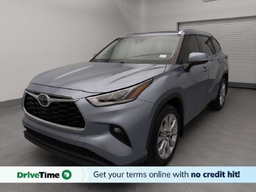 2020 Toyota Highlander in Independence, MO 64055