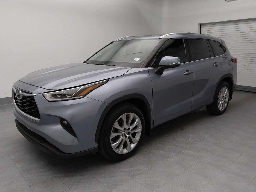 2020 Toyota Highlander in Independence, MO 64055 - 18130403 2