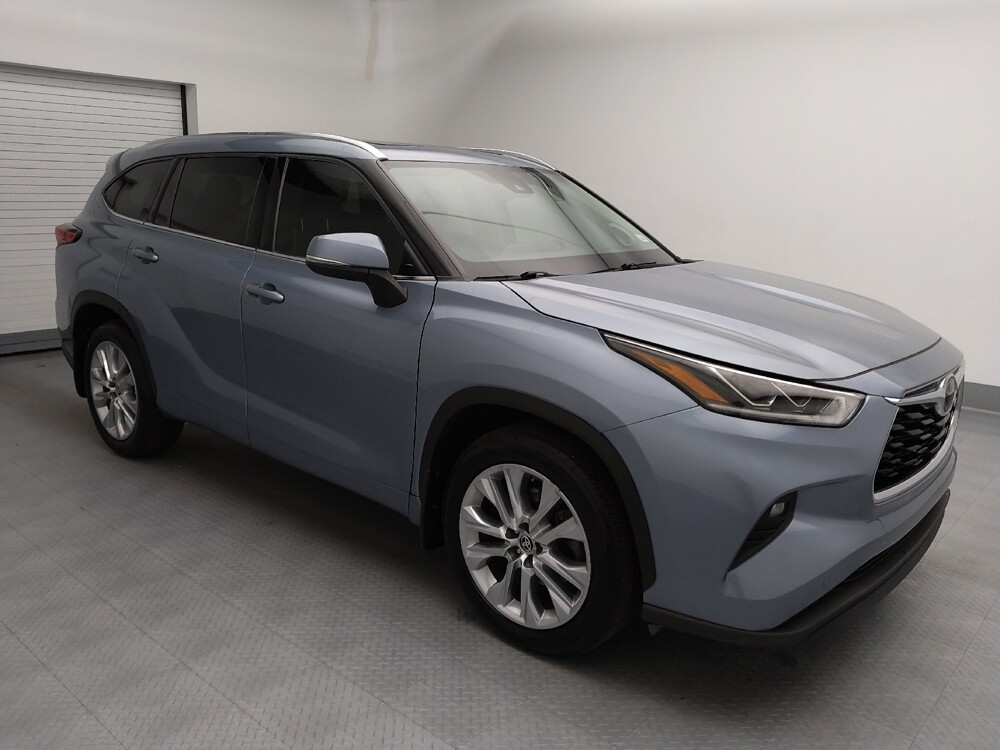 2020 Toyota Highlander in Independence, MO 64055 - 18130403 11