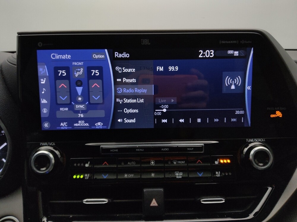 2020 Toyota Highlander in Independence, MO 64055 - 18130403 25