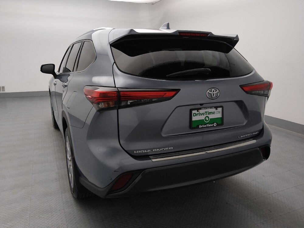 2020 Toyota Highlander in Independence, MO 64055 - 18130403 6