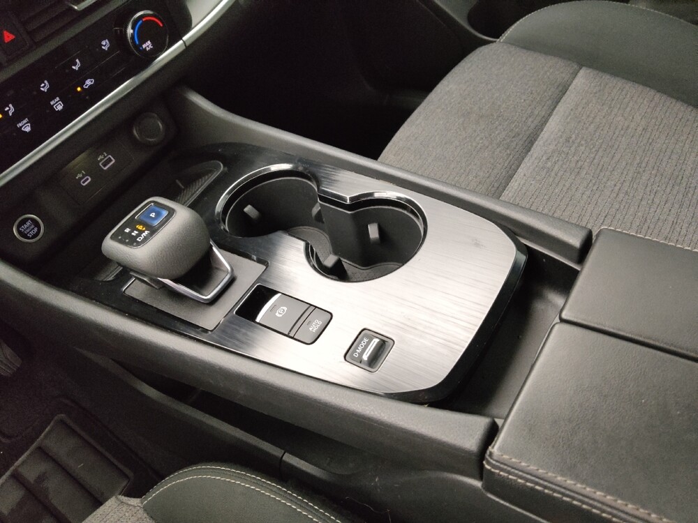 2021 Nissan Rogue in Gladstone, MO 64118 - 18130405 26