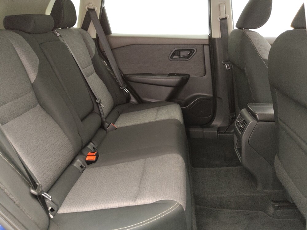 2021 Nissan Rogue in Gladstone, MO 64118 - 18130405 19