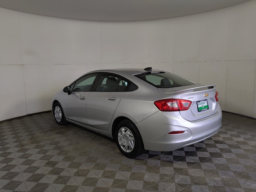 2018 Chevrolet Cruze in Midlothian, IL 60445 - 18130411 3