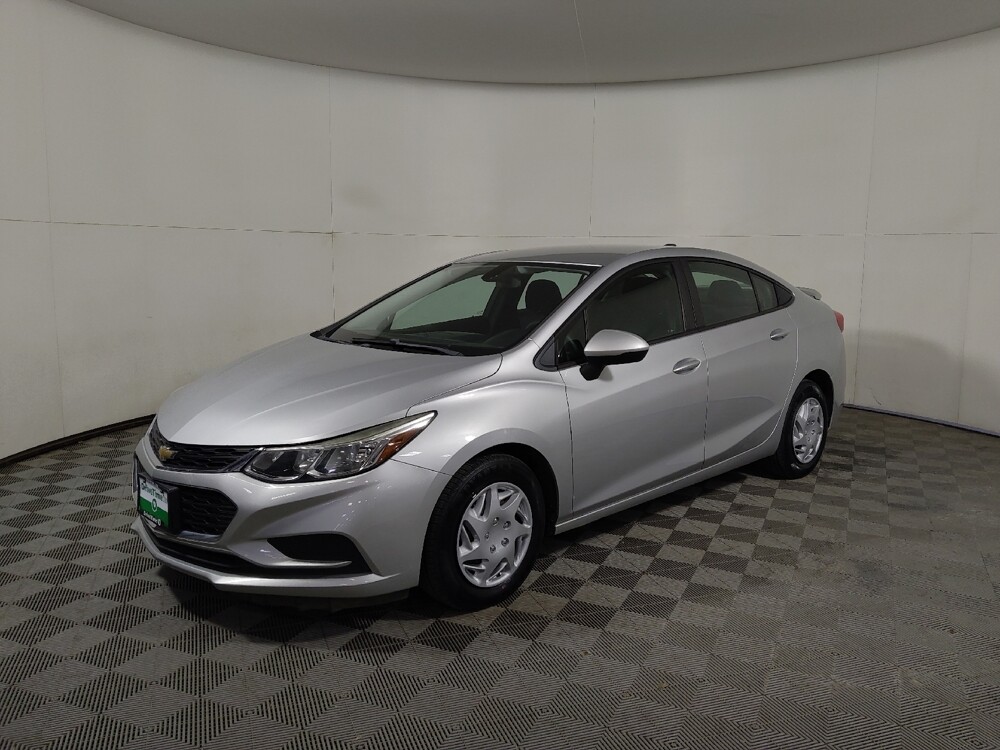 2018 Chevrolet Cruze in Midlothian, IL 60445 - 18130411 2