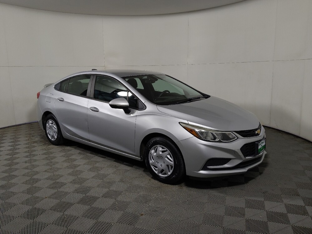 2018 Chevrolet Cruze in Midlothian, IL 60445 - 18130411 11