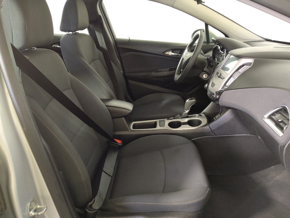 2018 Chevrolet Cruze in Midlothian, IL 60445 - 18130411 21