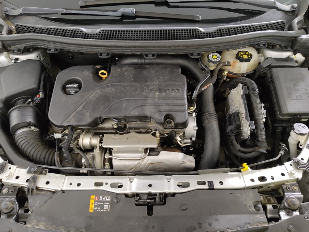 2018 Chevrolet Cruze in Midlothian, IL 60445 - 18130411 30