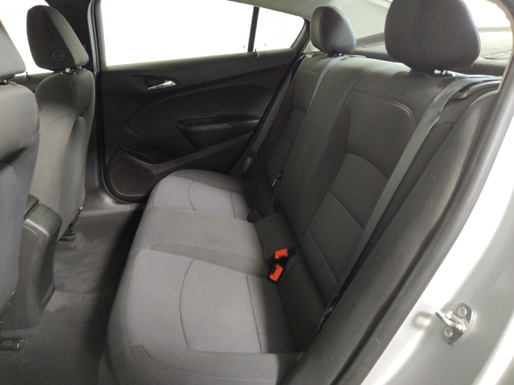 2018 Chevrolet Cruze in Midlothian, IL 60445 - 18130411 18