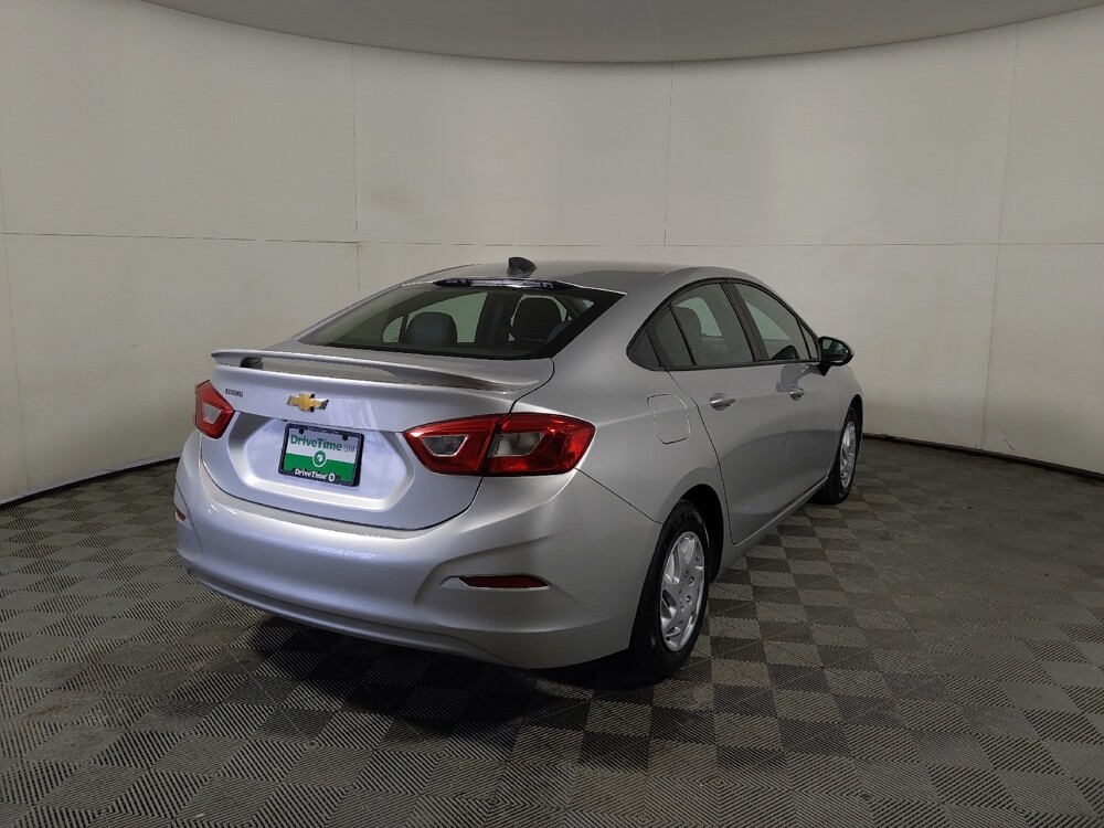 2018 Chevrolet Cruze in Midlothian, IL 60445 - 18130411 7