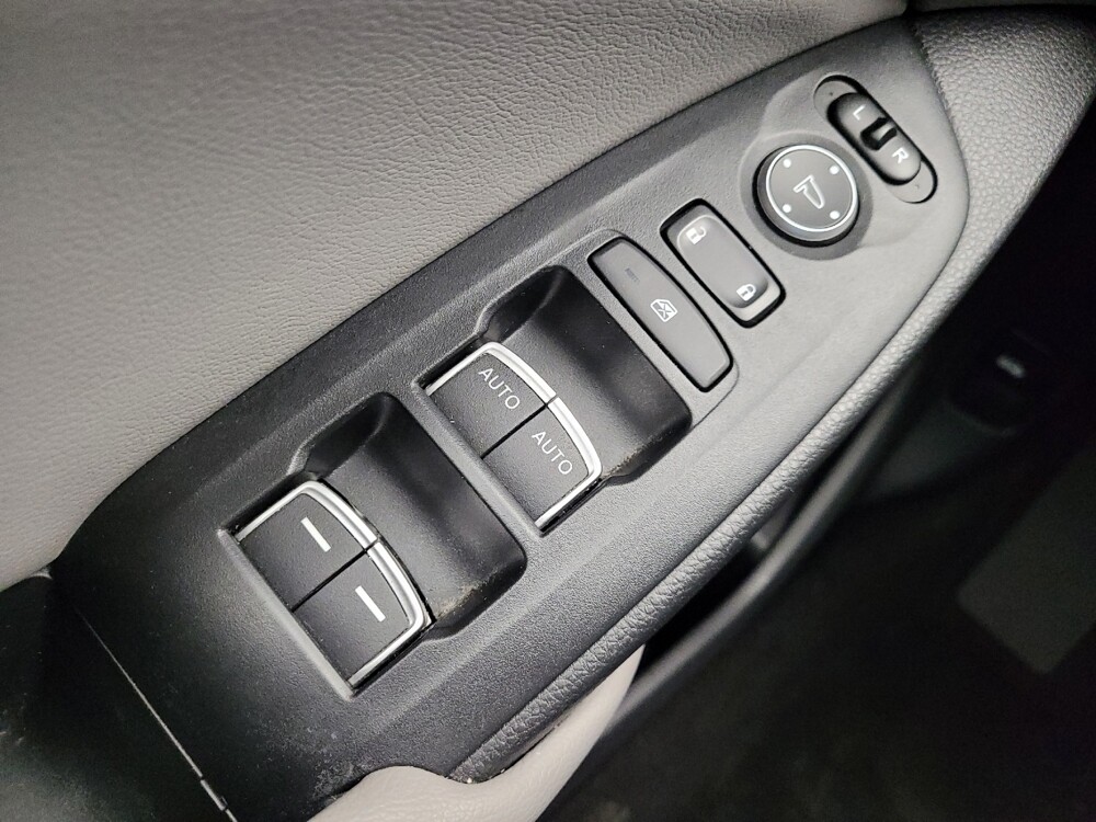 2018 Honda Accord in Taylor, MI 48180 - 18130417 27