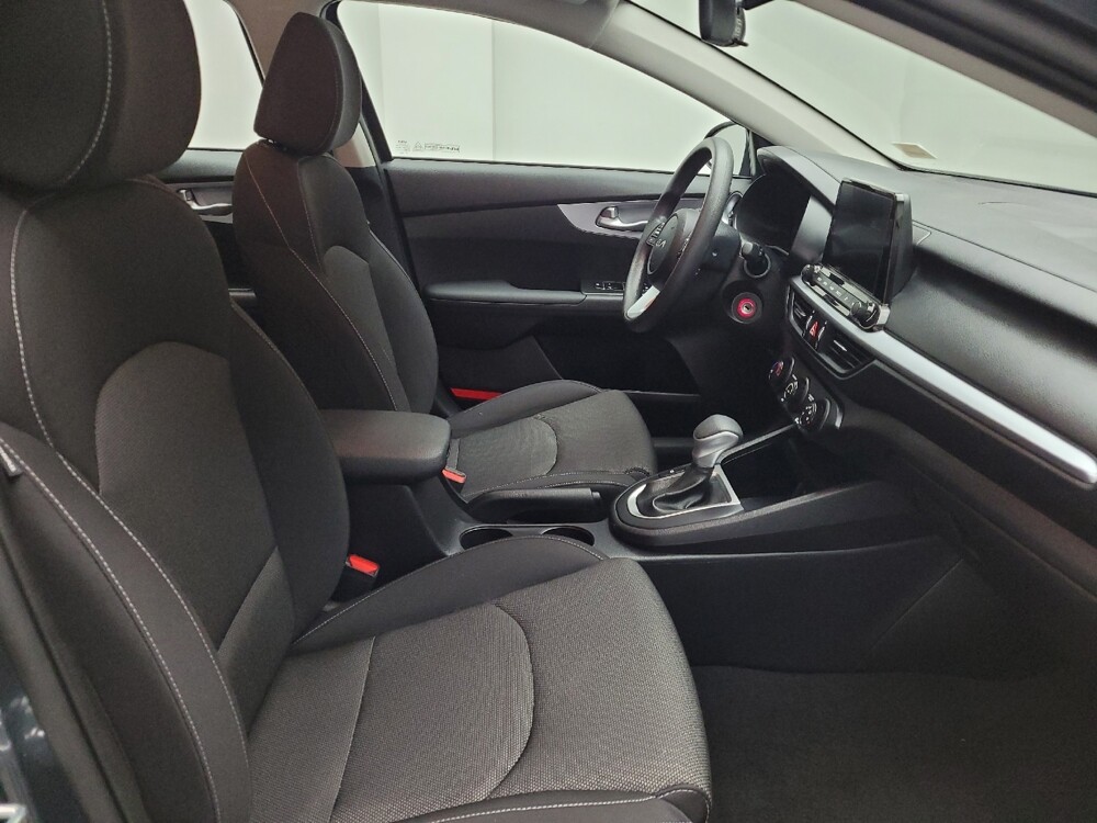 2023 Kia Forte in Grand Rapids, MI 49508 - 18130418 21
