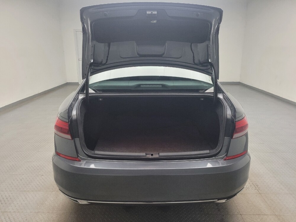 2021 Volkswagen Passat in Taylor, MI 48180 - 18130419 29