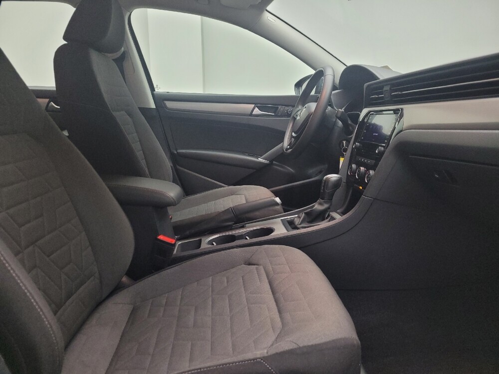 2021 Volkswagen Passat in Taylor, MI 48180 - 18130419 21
