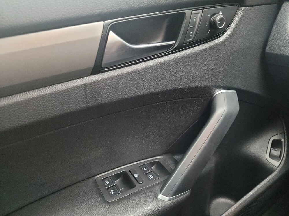 2021 Volkswagen Passat in Taylor, MI 48180 - 18130419 27