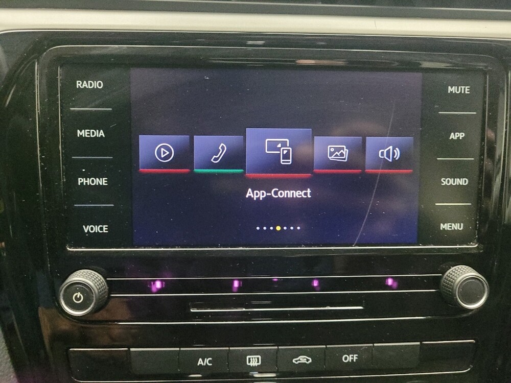 2021 Volkswagen Passat in Taylor, MI 48180 - 18130419 23