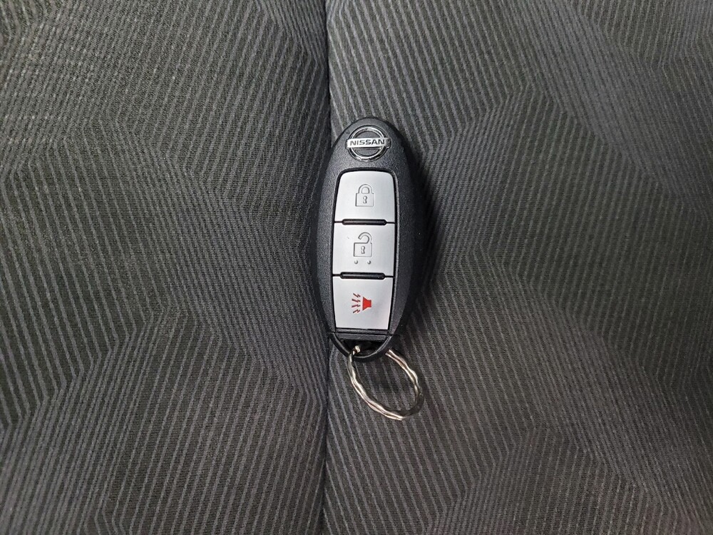 2016 Nissan Rogue in Taylor, MI 48180 - 18130421 32