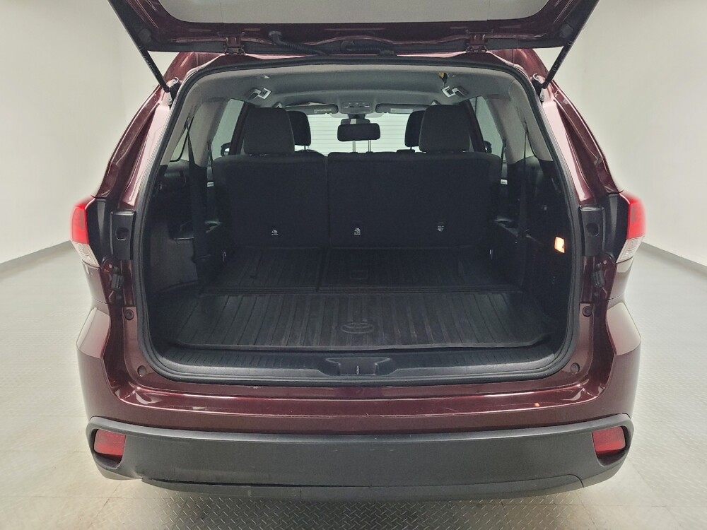2018 Toyota Highlander in Taylor, MI 48180 - 18130422 29