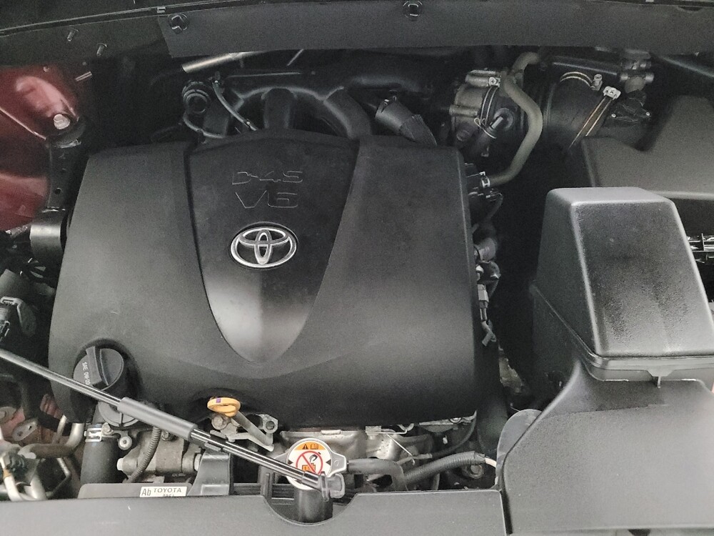 2018 Toyota Highlander in Taylor, MI 48180 - 18130422 30