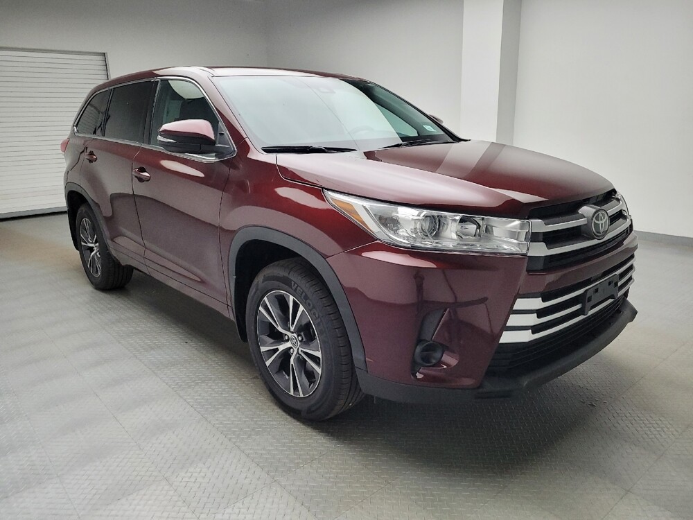 2018 Toyota Highlander in Taylor, MI 48180 - 18130422 13