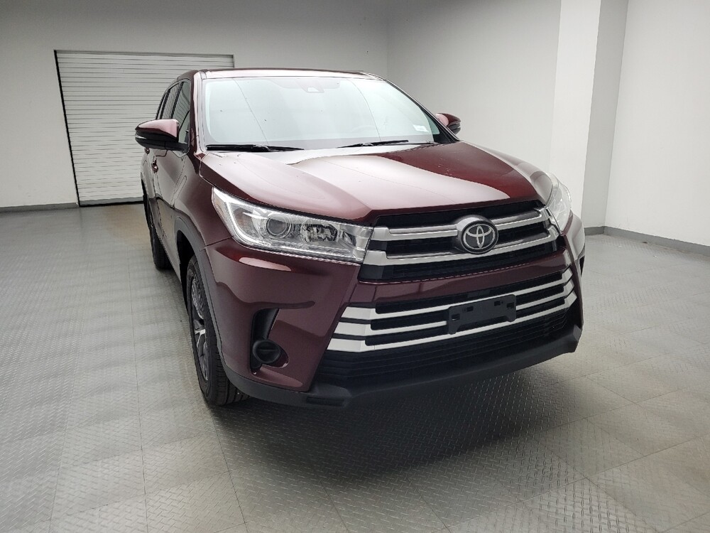 2018 Toyota Highlander in Taylor, MI 48180 - 18130422 14