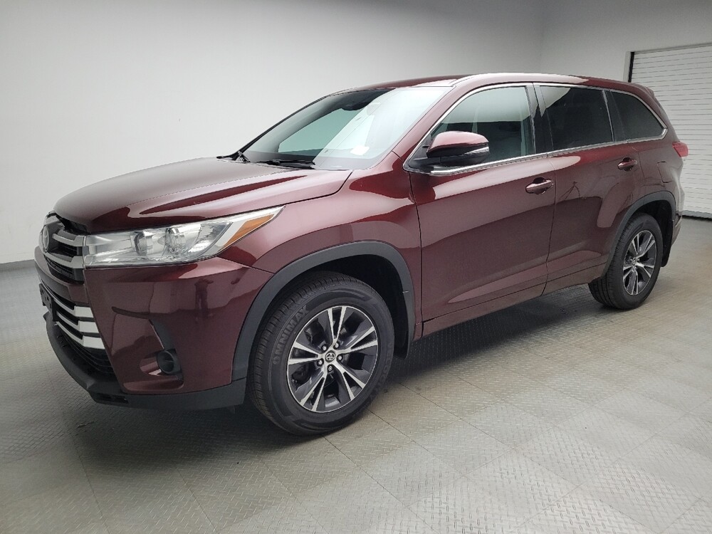 2018 Toyota Highlander in Taylor, MI 48180 - 18130422 2