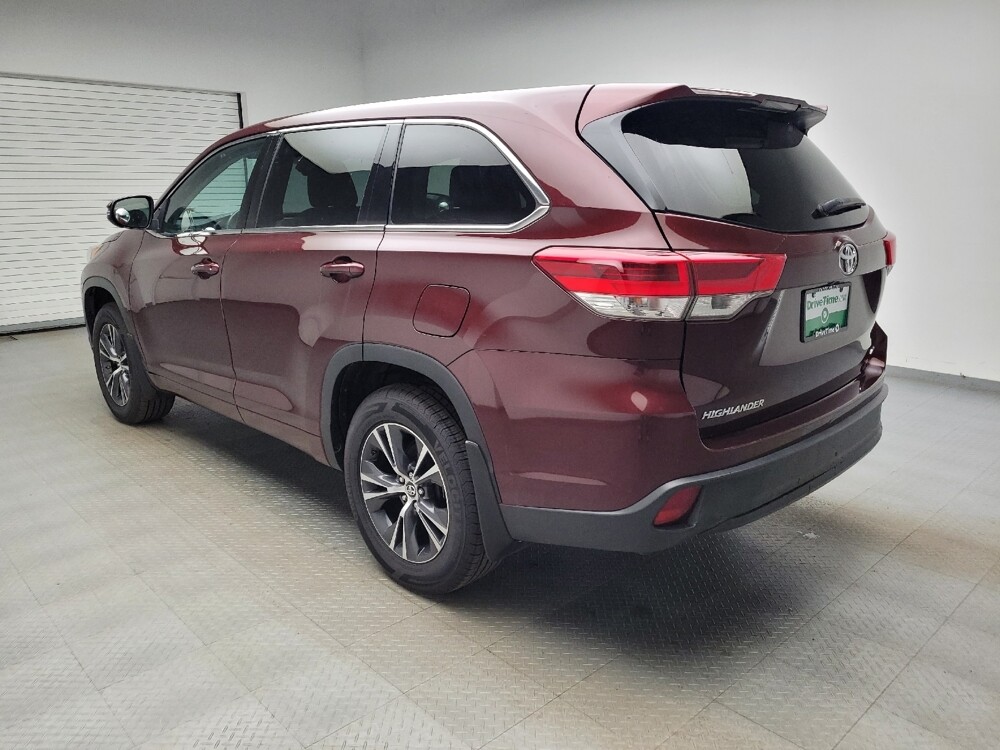 2018 Toyota Highlander in Taylor, MI 48180 - 18130422 5