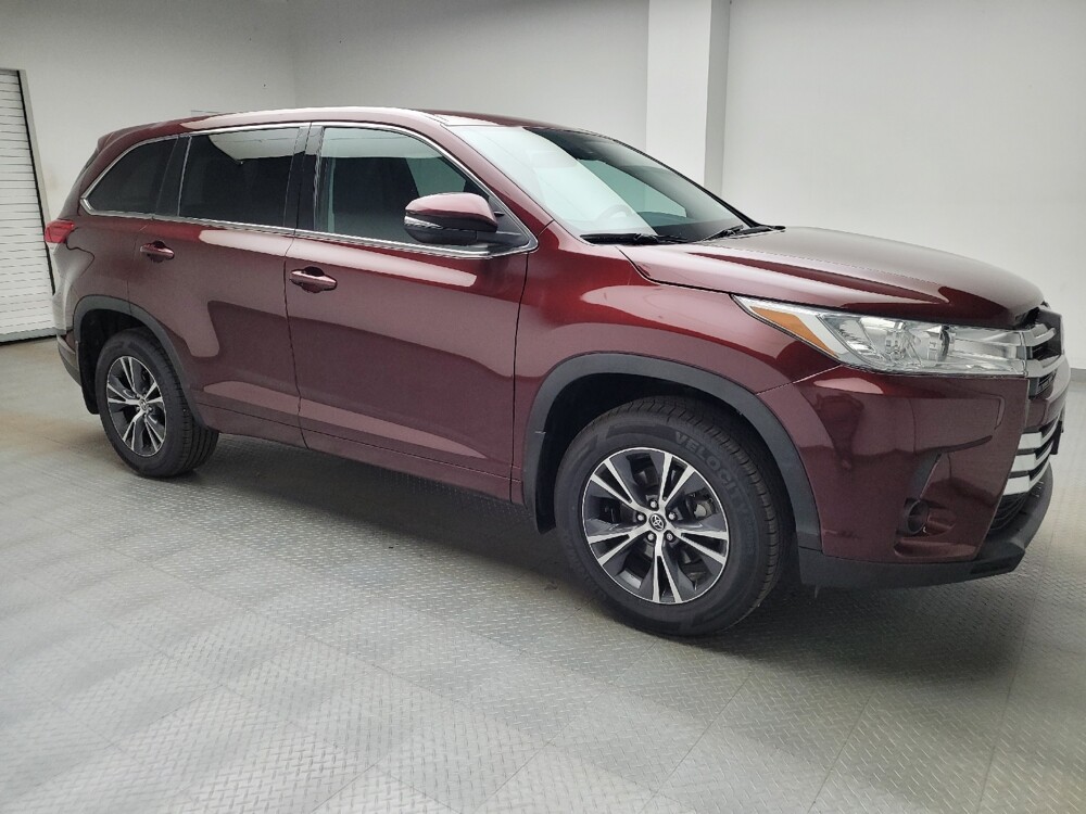 2018 Toyota Highlander in Taylor, MI 48180 - 18130422 11