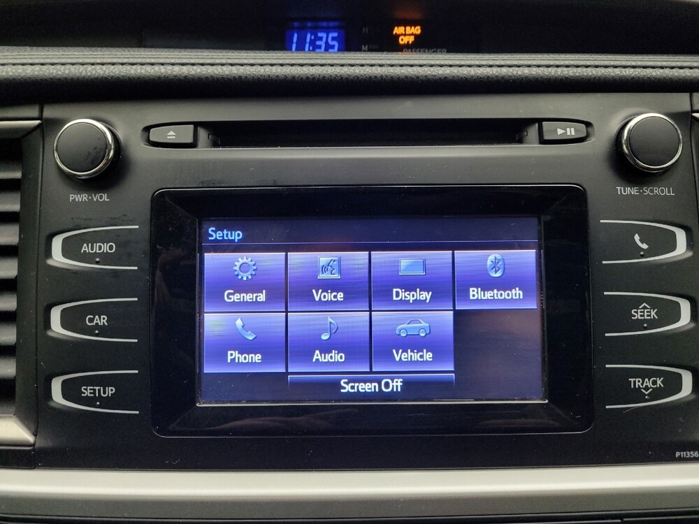 2018 Toyota Highlander in Taylor, MI 48180 - 18130422 25