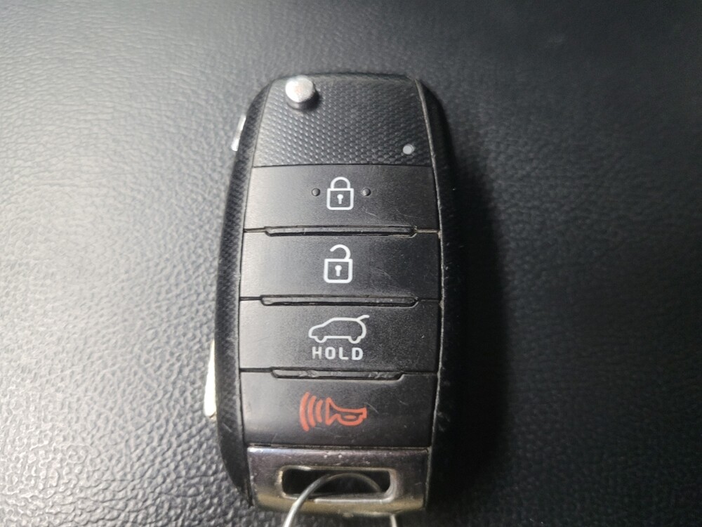 2019 Kia Sorento in Ft Wayne, IN 46805 - 18130427 32