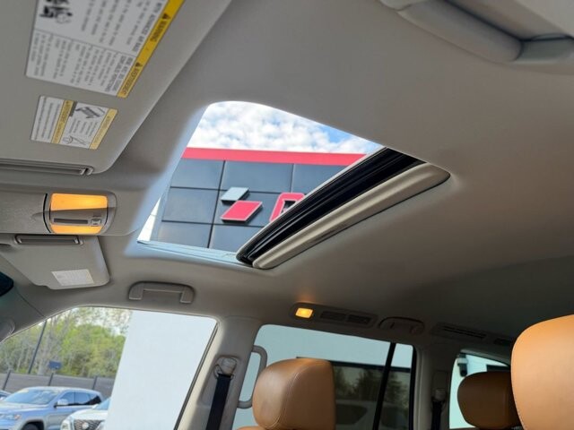 2017 Nissan Armada in Knoxville, TN 37920 - 18130429 33