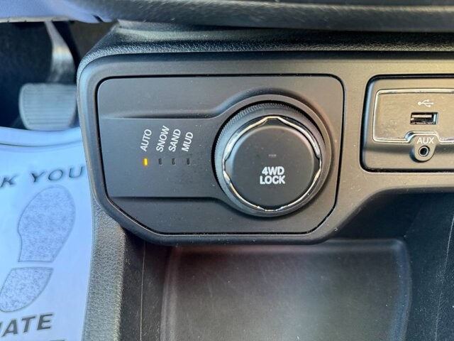 2018 Jeep Renegade in Knoxville, TN 37920 - 18130430 24