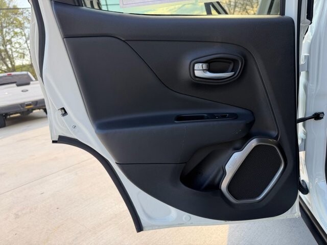 2018 Jeep Renegade in Knoxville, TN 37920 - 18130430 6