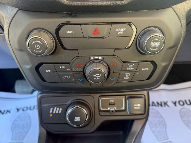 2018 Jeep Renegade in Knoxville, TN 37920 - 18130430 23