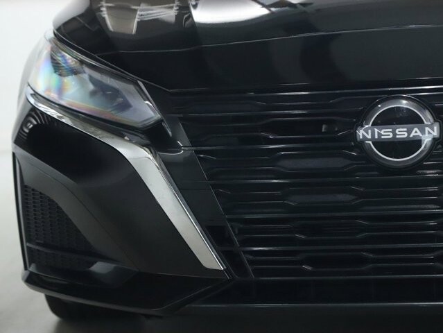 2025 Nissan Altima in Bedford, OH 44146 - 18130442 6