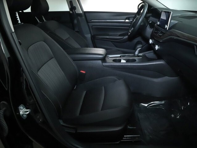 2025 Nissan Altima in Bedford, OH 44146 - 18130442 33