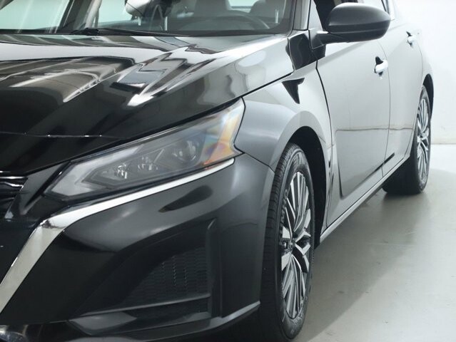 2025 Nissan Altima in Bedford, OH 44146 - 18130442 4