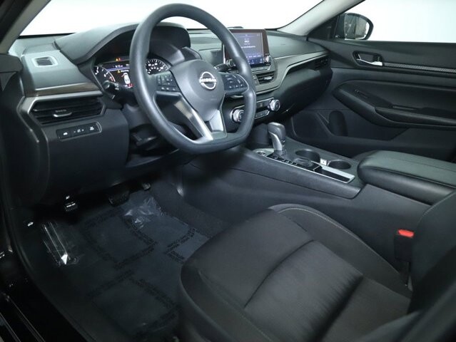 2025 Nissan Altima in Bedford, OH 44146 - 18130442 17