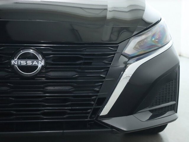 2025 Nissan Altima in Bedford, OH 44146 - 18130442 7