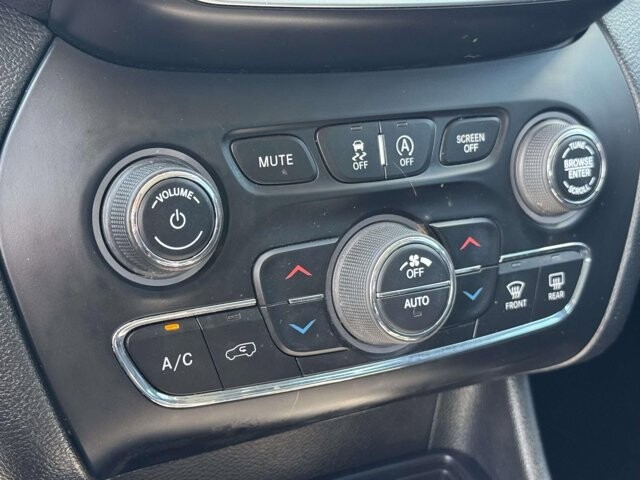 2019 Jeep Cherokee in Winchester, VA 22602 - 18130447 18