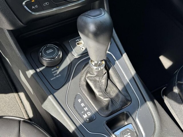 2019 Jeep Cherokee in Winchester, VA 22602 - 18130447 21