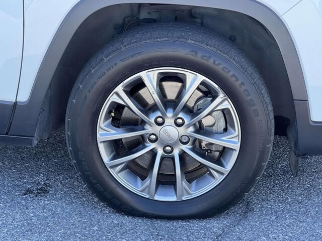 2019 Jeep Cherokee in Winchester, VA 22602 - 18130447 7
