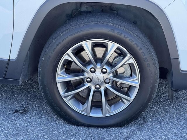 2019 Jeep Cherokee in Winchester, VA 22602 - 18130447 32
