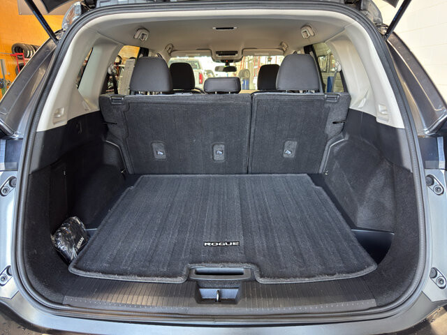2021 Nissan Rogue in Burlington, WI 53105 - 18130450 19