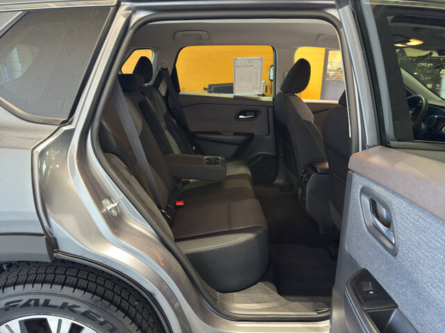 2021 Nissan Rogue in Burlington, WI 53105 - 18130450 18