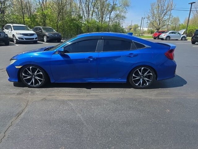 2017 Honda Civic in Marysville, OH 43040 - 18130455 4