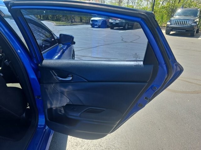 2017 Honda Civic in Marysville, OH 43040 - 18130455 32