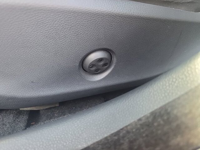 2018 INFINITI QX30 in Marysville, OH 43040 - 18130456 17