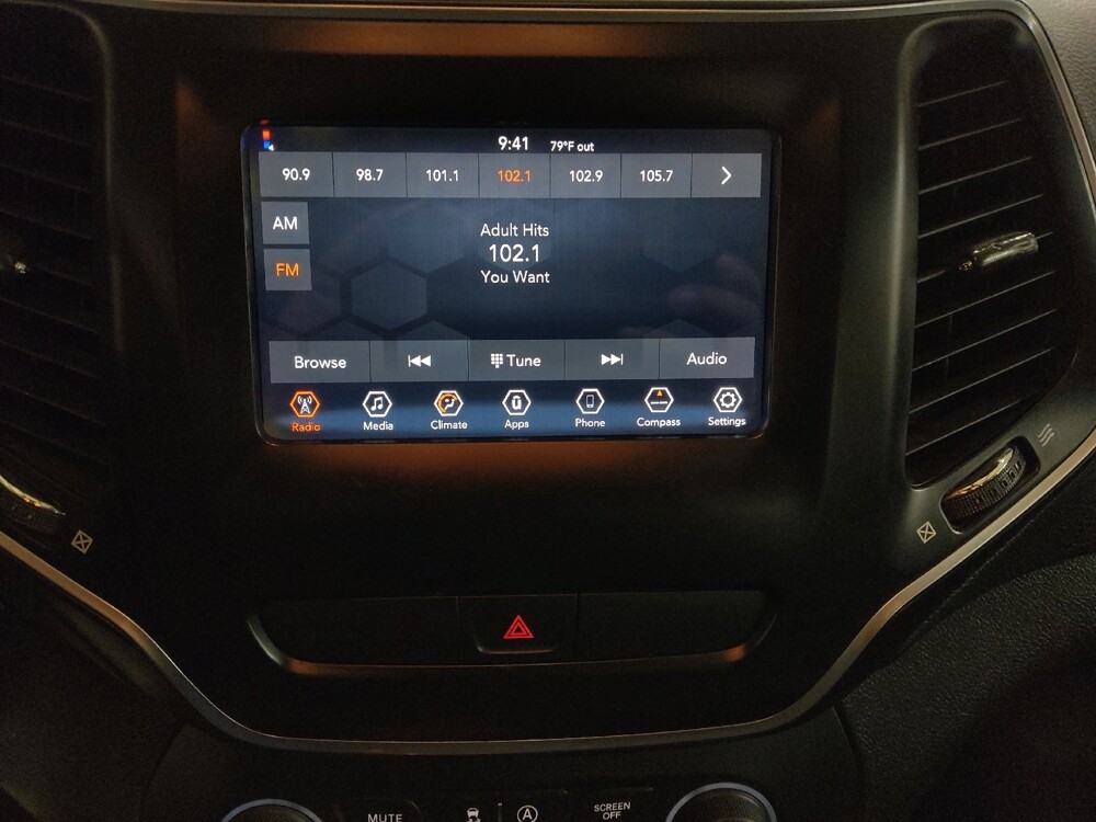 2020 Jeep Cherokee in Tulsa, OK 74145 - 18130461 25